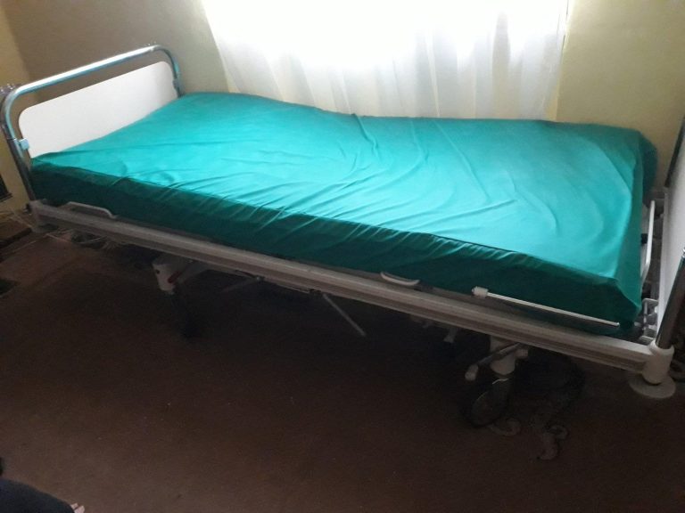 Potreban medicinski krevet za nepokretnu devojku